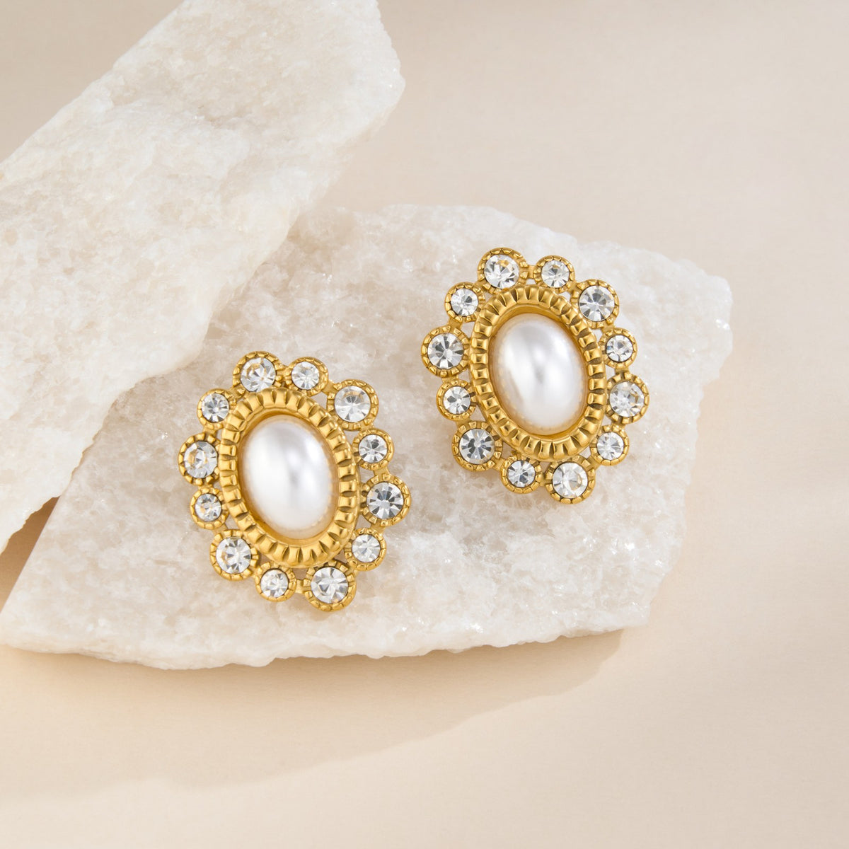 18k Vintage Floral Faux Pearl Stud Earrings