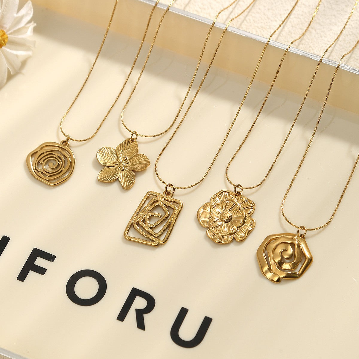 Classy French Floral Pendant Necklace