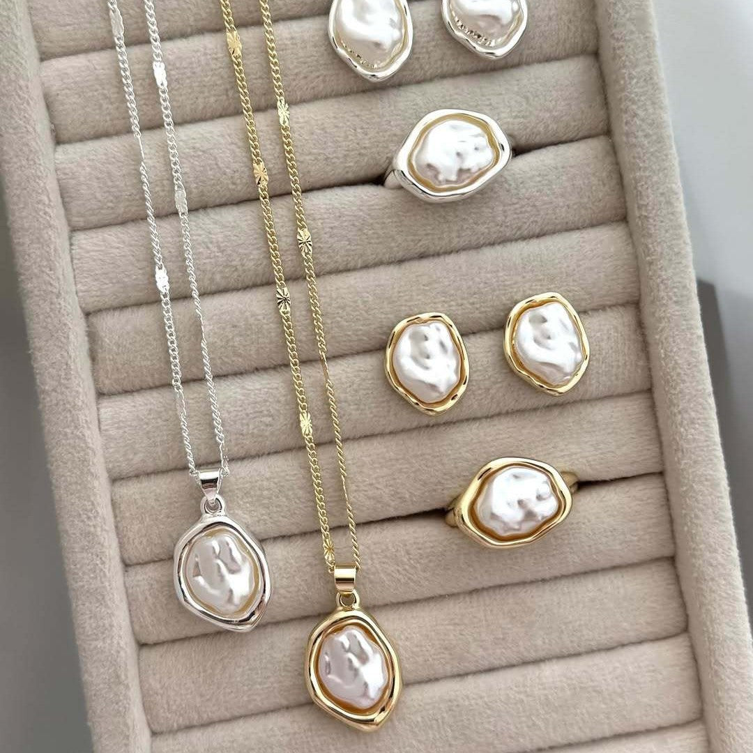 Classy Baroque Faux Pearl Necklace, Earring & Ring Set
