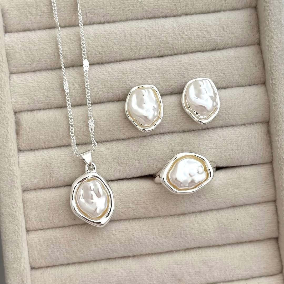 Classy Baroque Faux Pearl Necklace, Earring & Ring Set