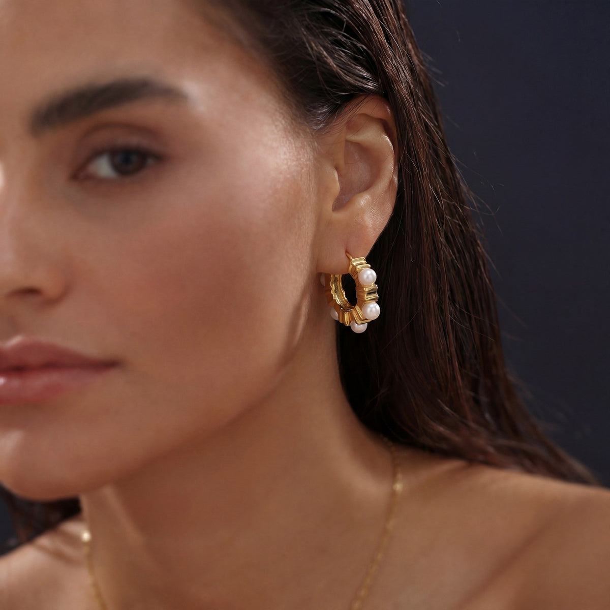 18k Classy Geometric Pearl C-Hoop Earrings