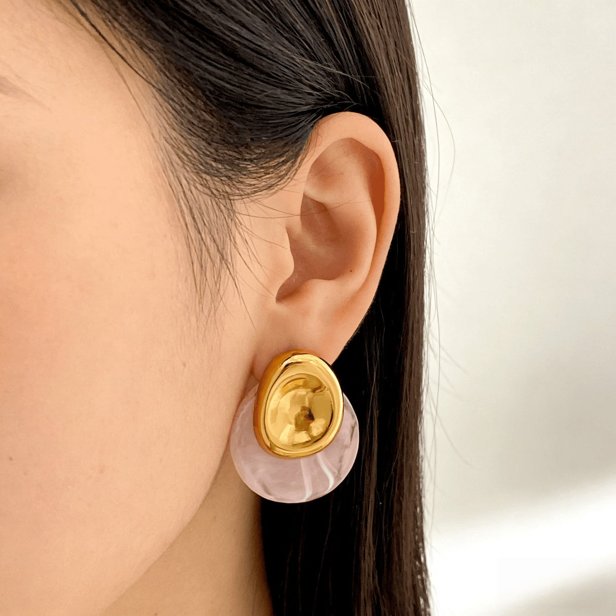 Classy Marbled Resin Round Stud Earrings