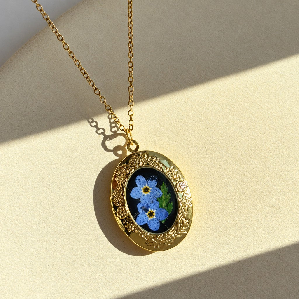 Romantic Pressed Flower Heart Locket Necklace