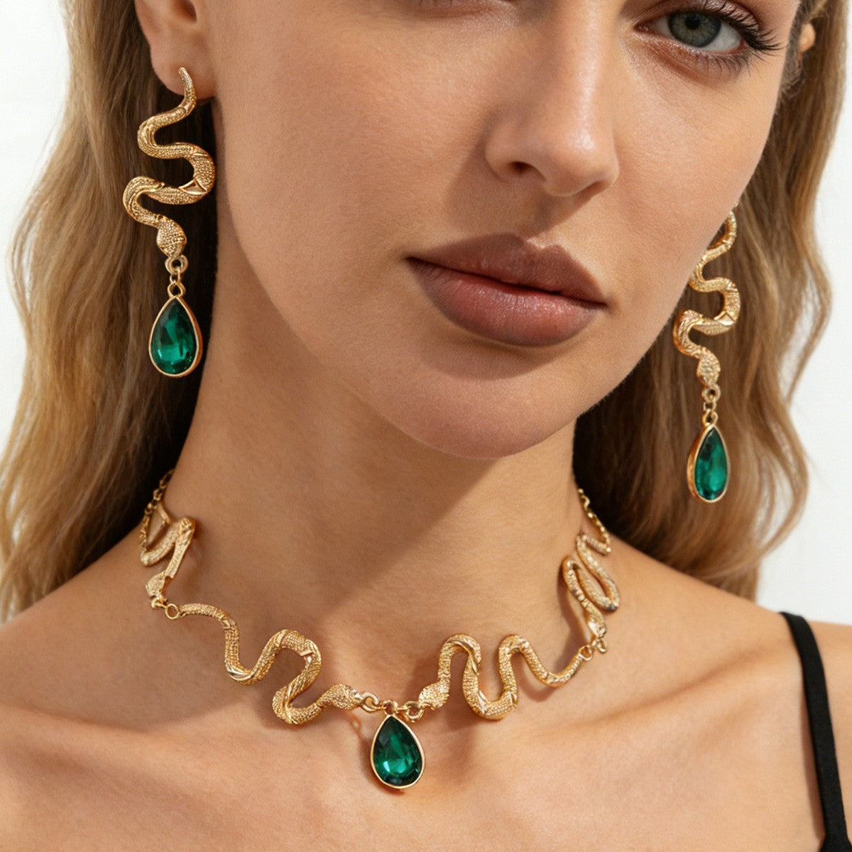 Classy Green Teardrop Snake Necklace & Earring Set