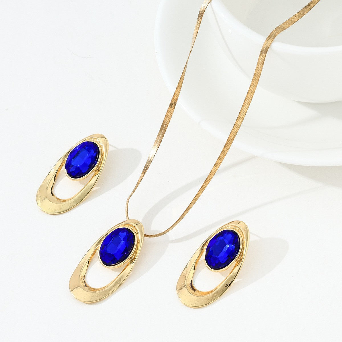 Classy Geometric Black Oval Necklace and Earring Set