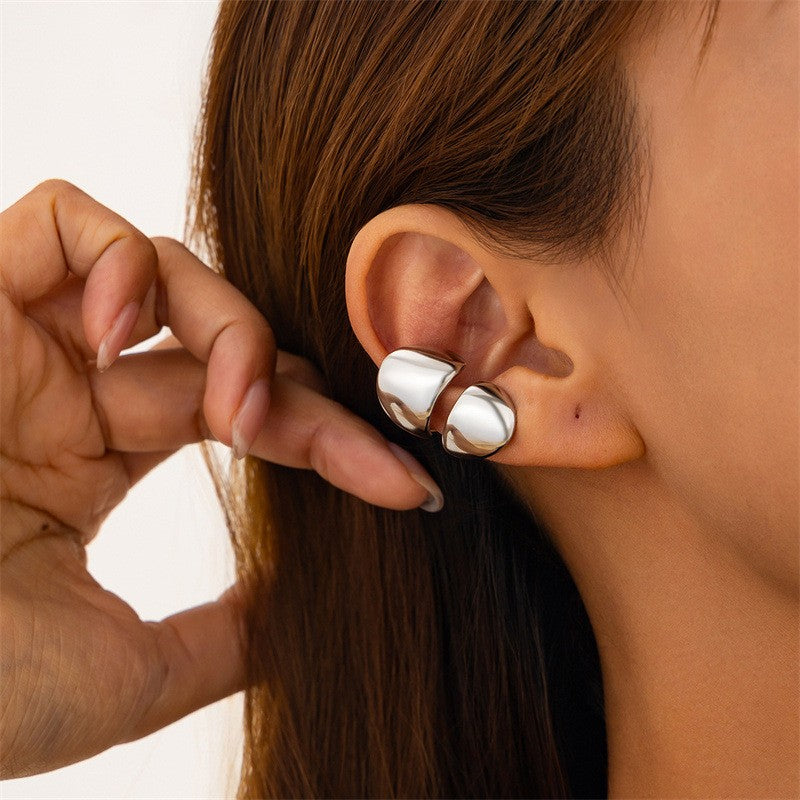Classy Geometric Dome Ear Cuff