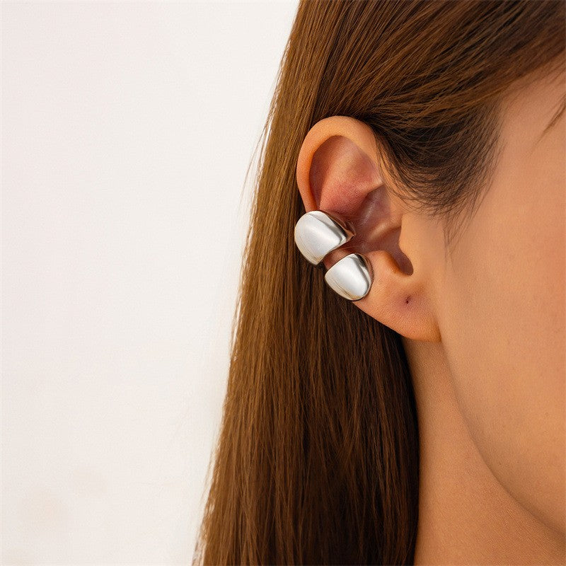 Classy Geometric Dome Ear Cuff