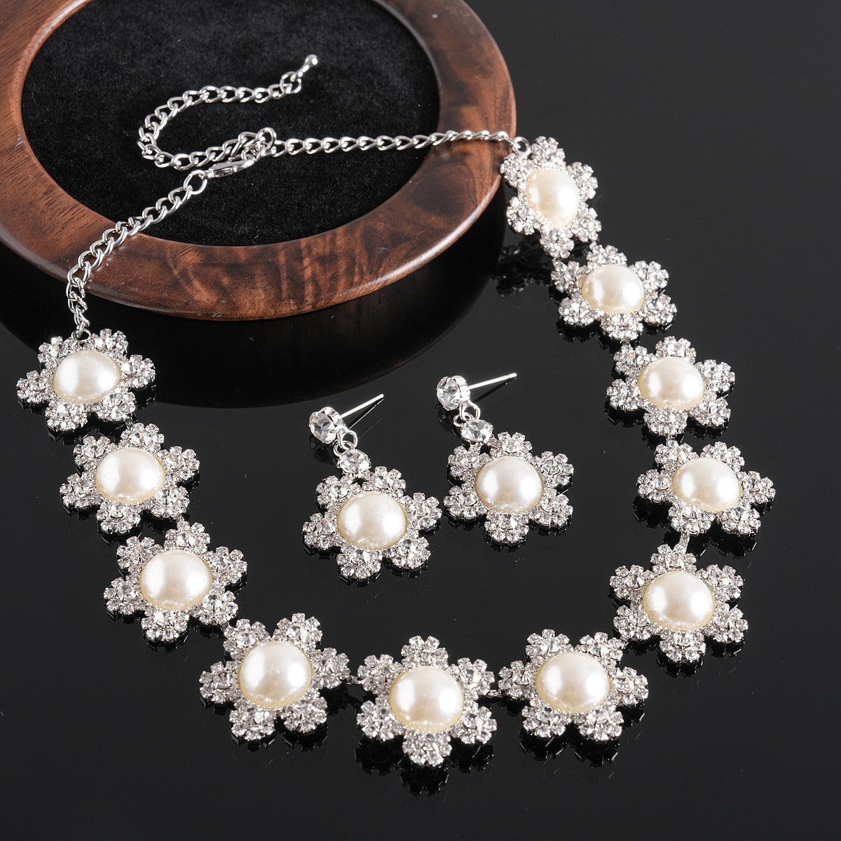Romantic Pearl Flower Necklace & Earring Set