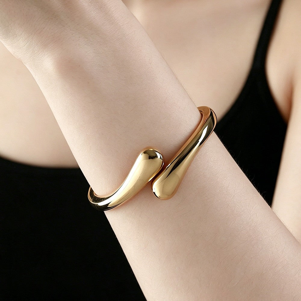 Classy Sculptural Wave Open Bangle