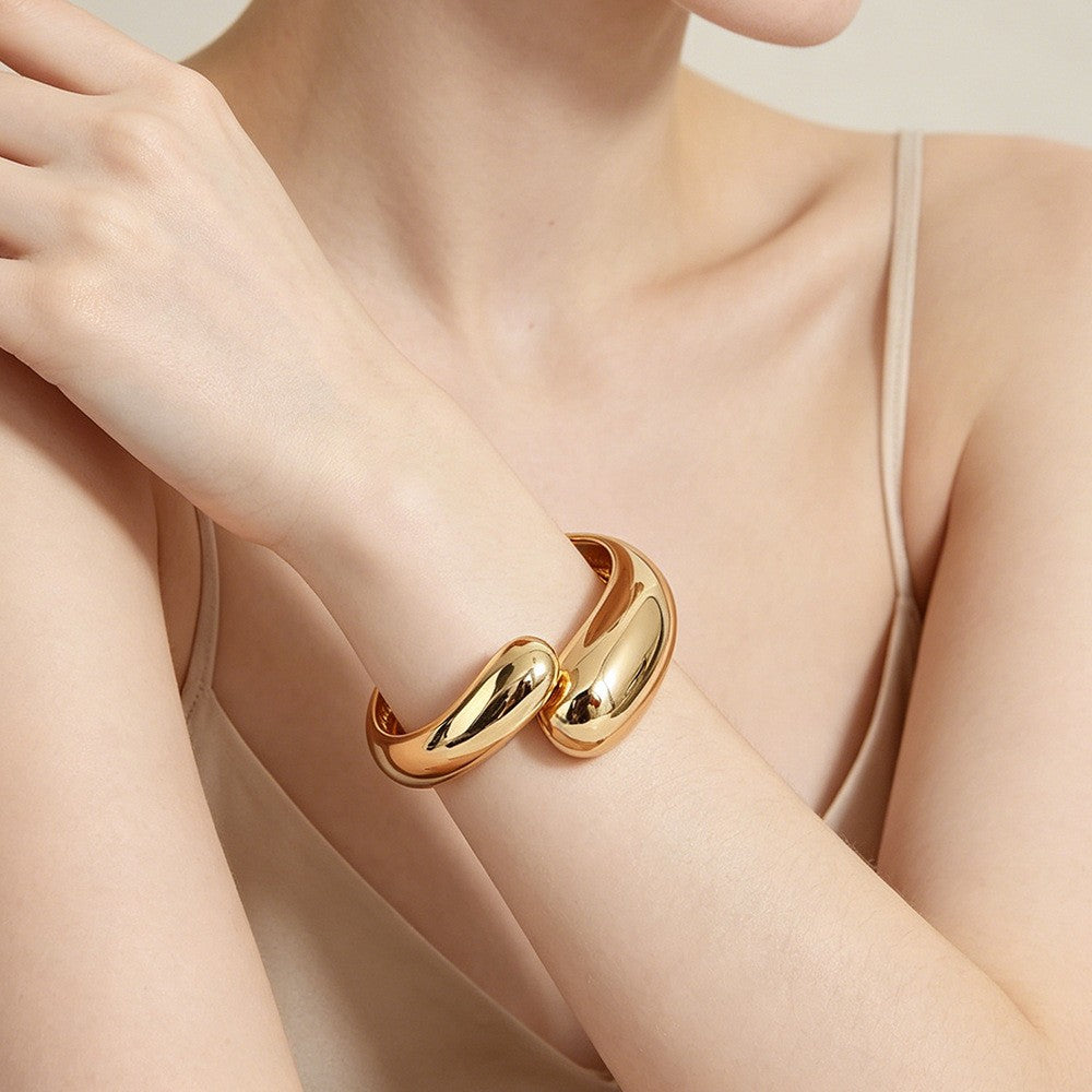 Classy Sculptural Wave Open Bangle