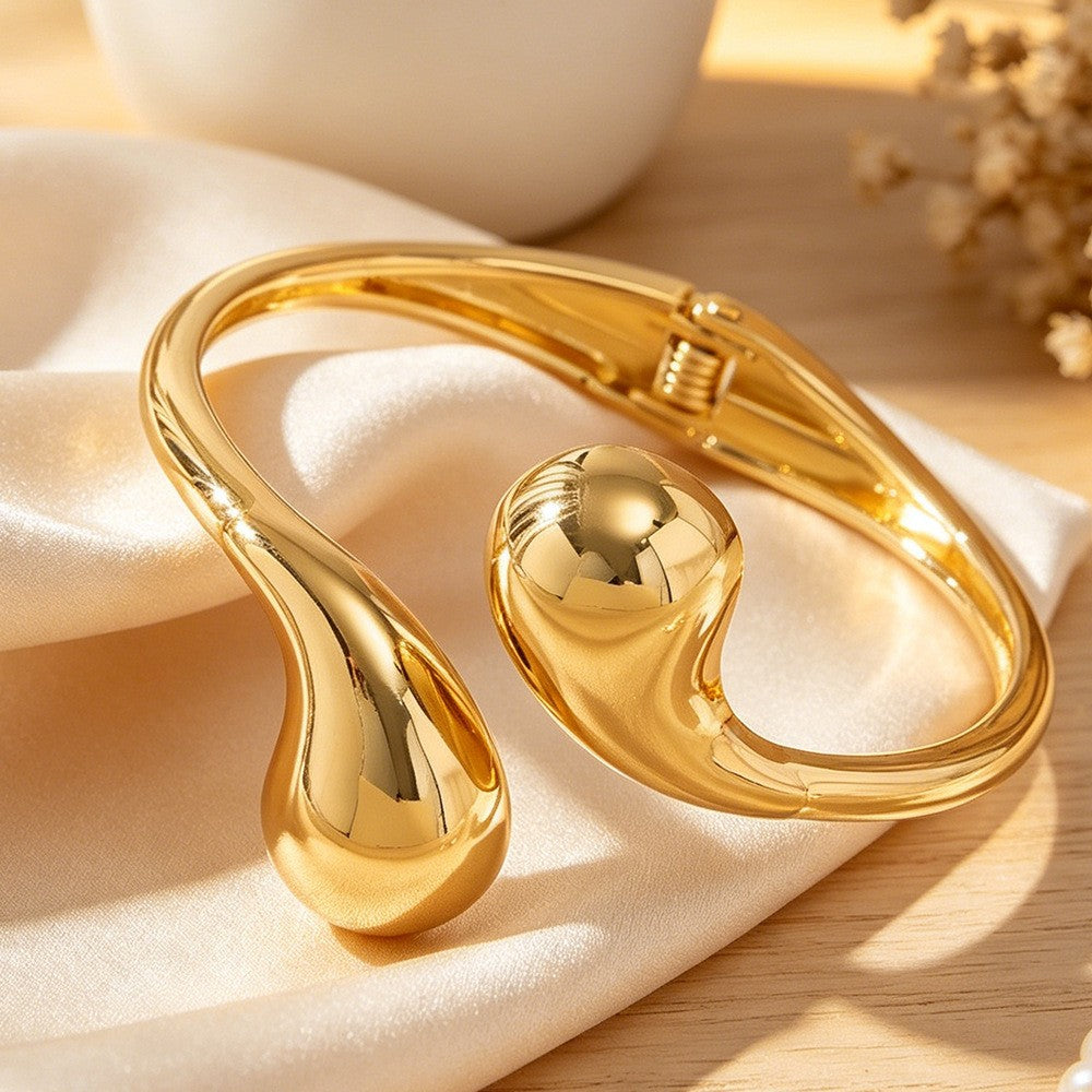Classy Sculptural Wave Open Bangle