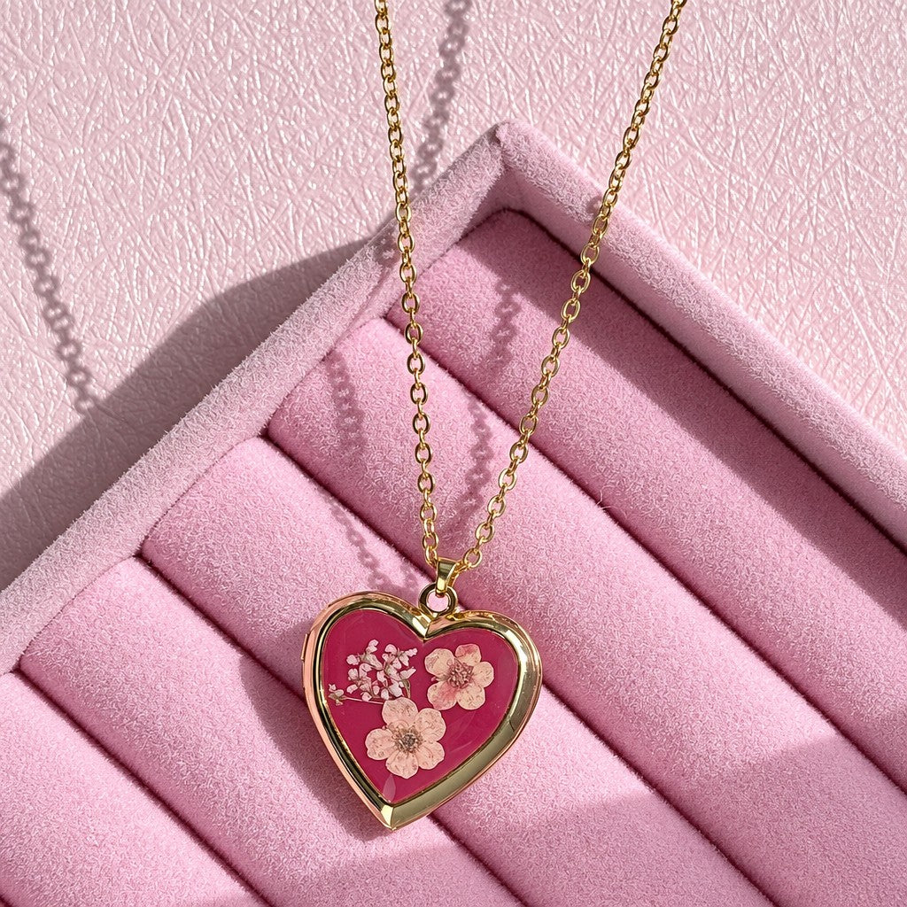 Romantic Dried Flower Heart Locket Necklace