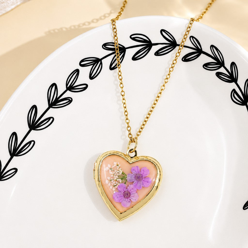 Romantic Dried Flower Heart Locket Necklace