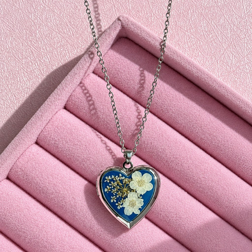 Romantic Dried Flower Heart Locket Necklace