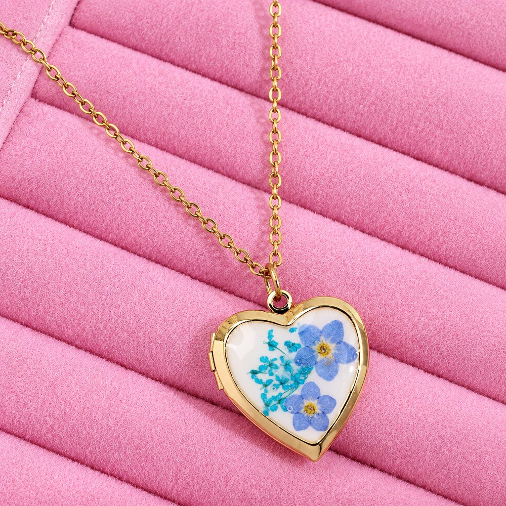 Romantic Dried Flower Heart Locket Necklace