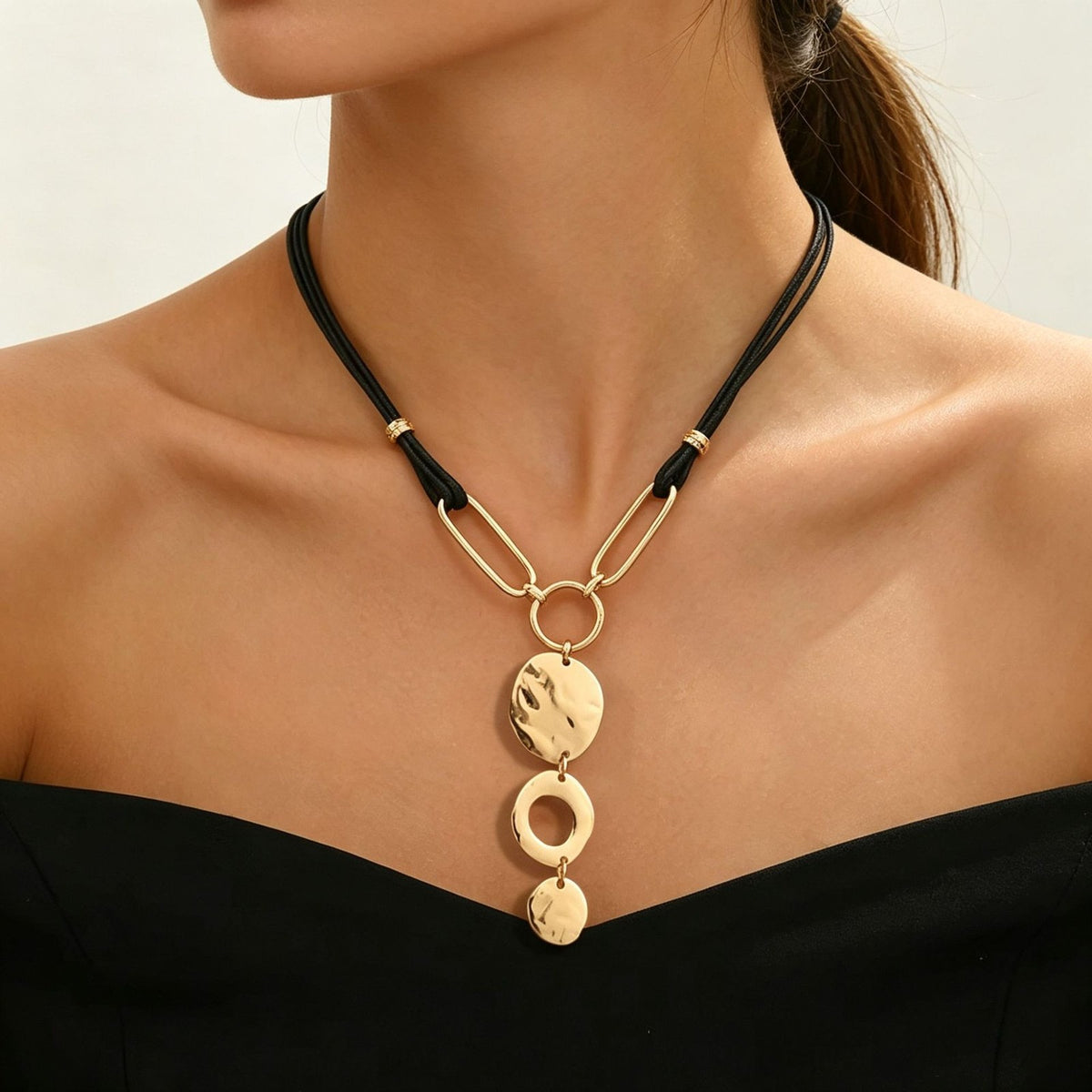 Classy Geometric Disc Cord Necklace