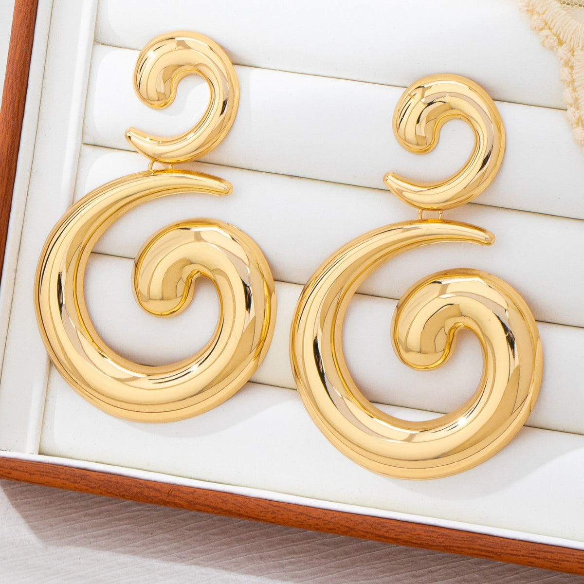 Classy Vintage Geometric Spiral Dangle Earrings