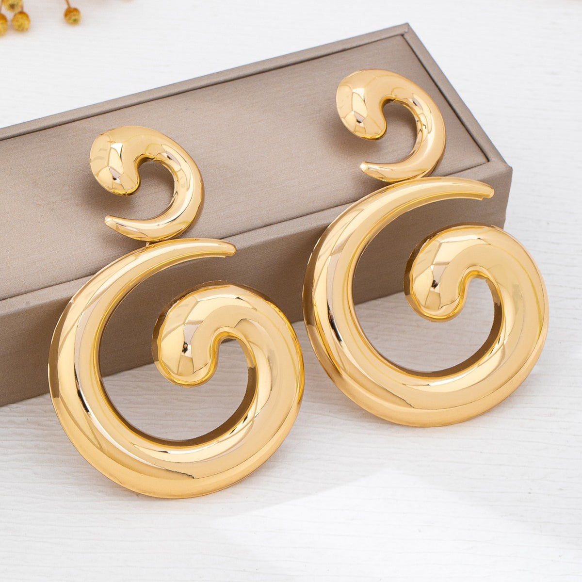 Classy Vintage Geometric Spiral Dangle Earrings