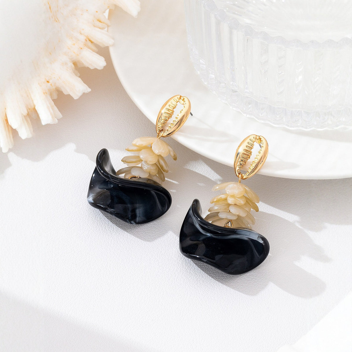 Boho Black Resin Shell Drop Earrings