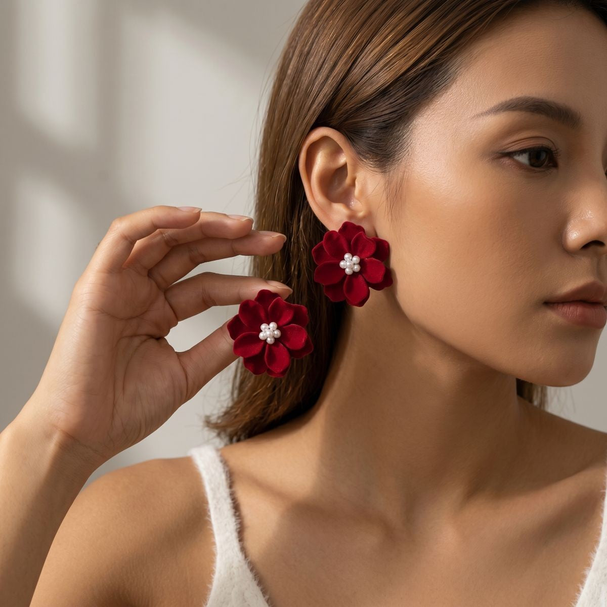 Classy Black Resin Flower Stud Earrings