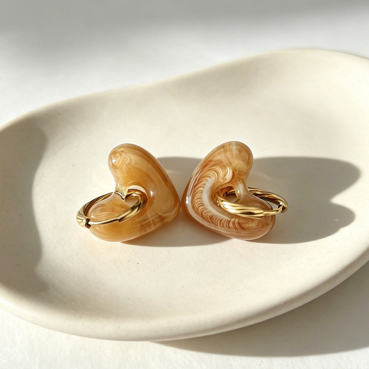 18k Vintage Marbled Resin Heart Huggie Earrings