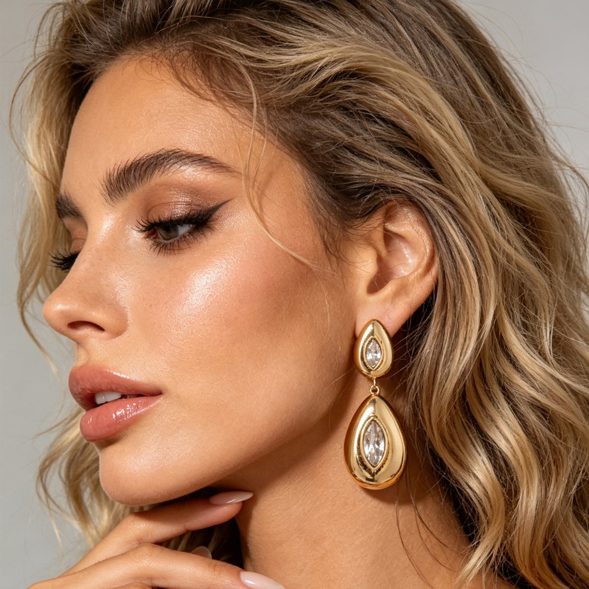 Classy Geometric Teardrop Dangle Earrings