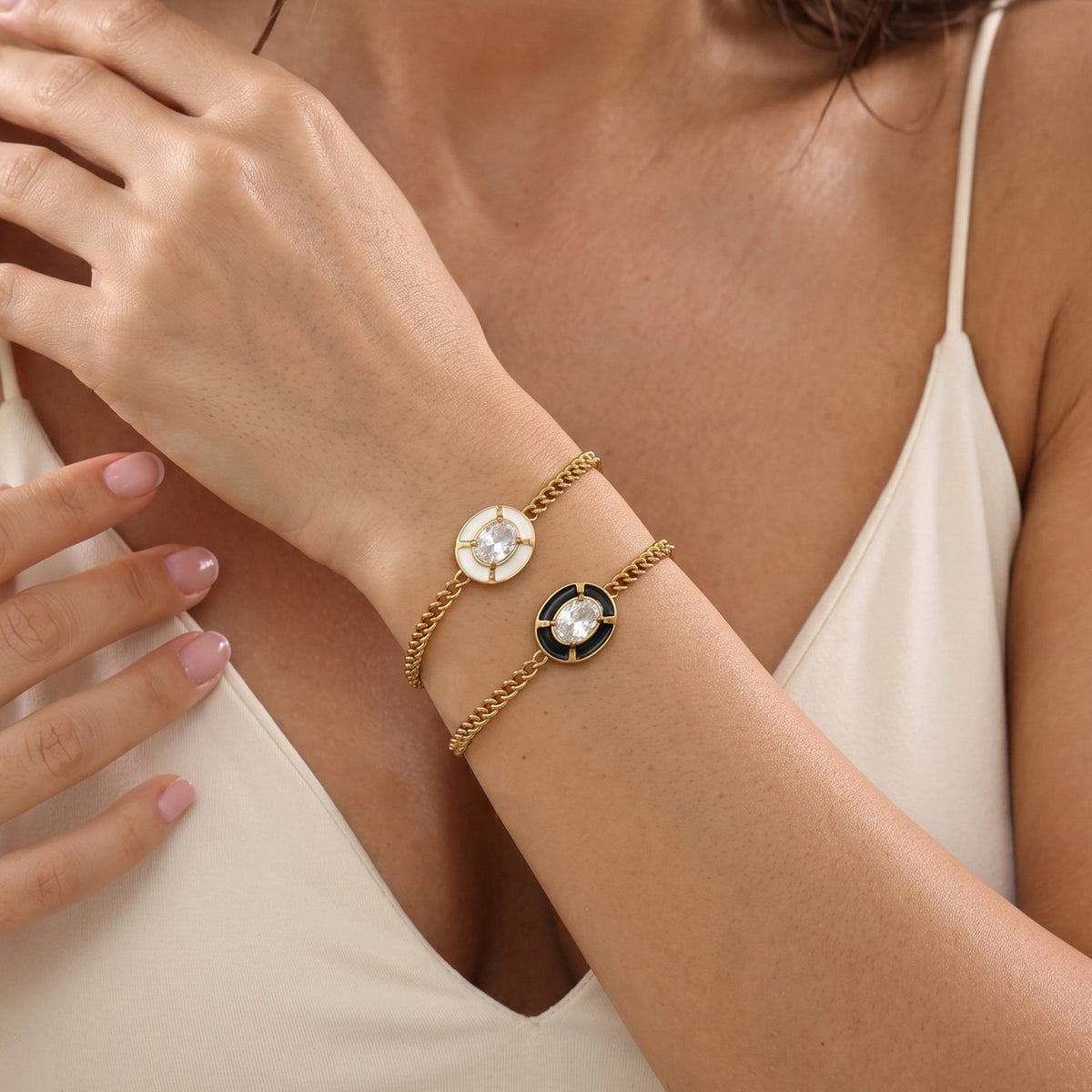 Classy Enamel Oval Chain Bracelet