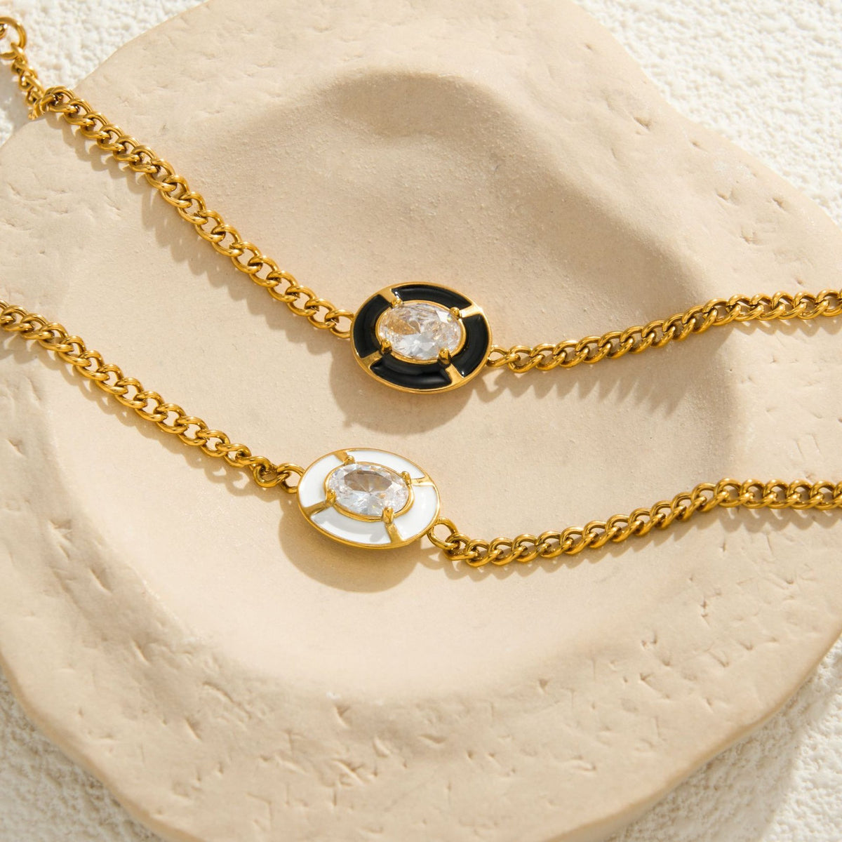 Classy Enamel Oval Chain Bracelet