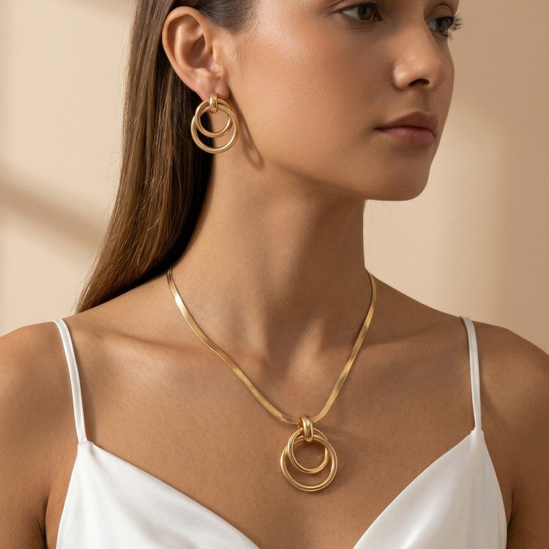 Classy Interlocking Circle Necklace & Earring Set