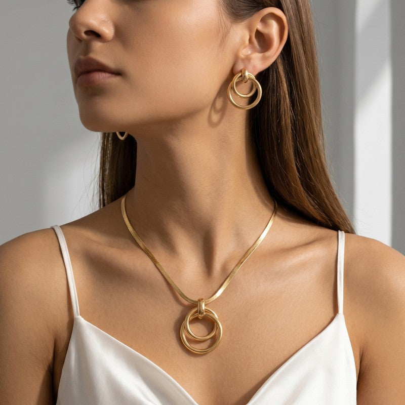 Classy Interlocking Circle Necklace & Earring Set