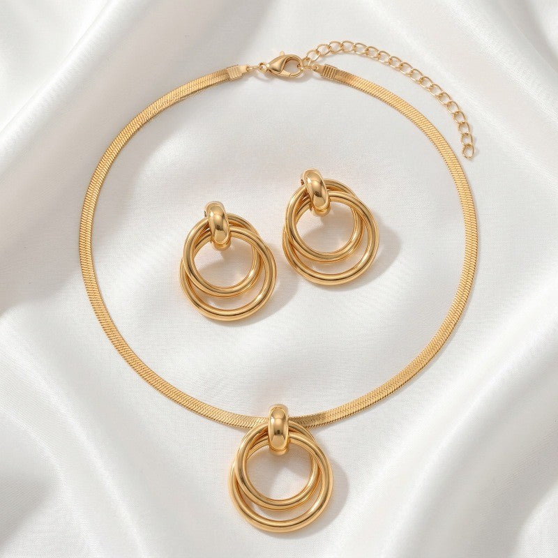 Classy Interlocking Circle Necklace & Earring Set