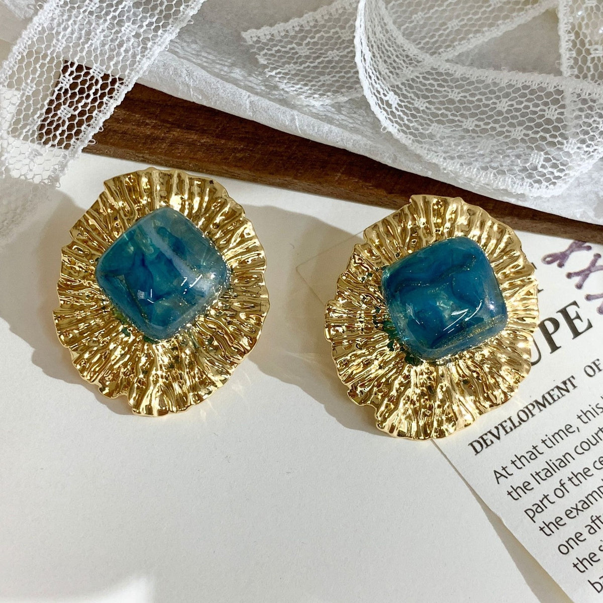 Classy Vintage Geometric Resin Stud Earrings