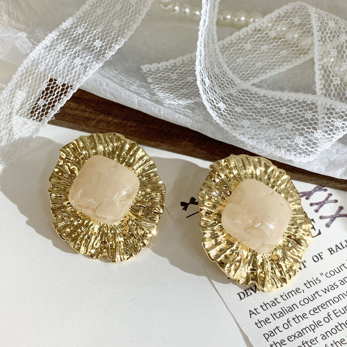 Classy Vintage Geometric Resin Stud Earrings