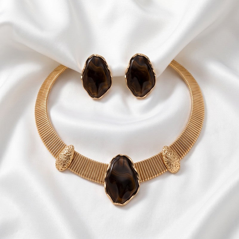 Classy Amber Resin Ribbed Collar Necklace & Earring Set