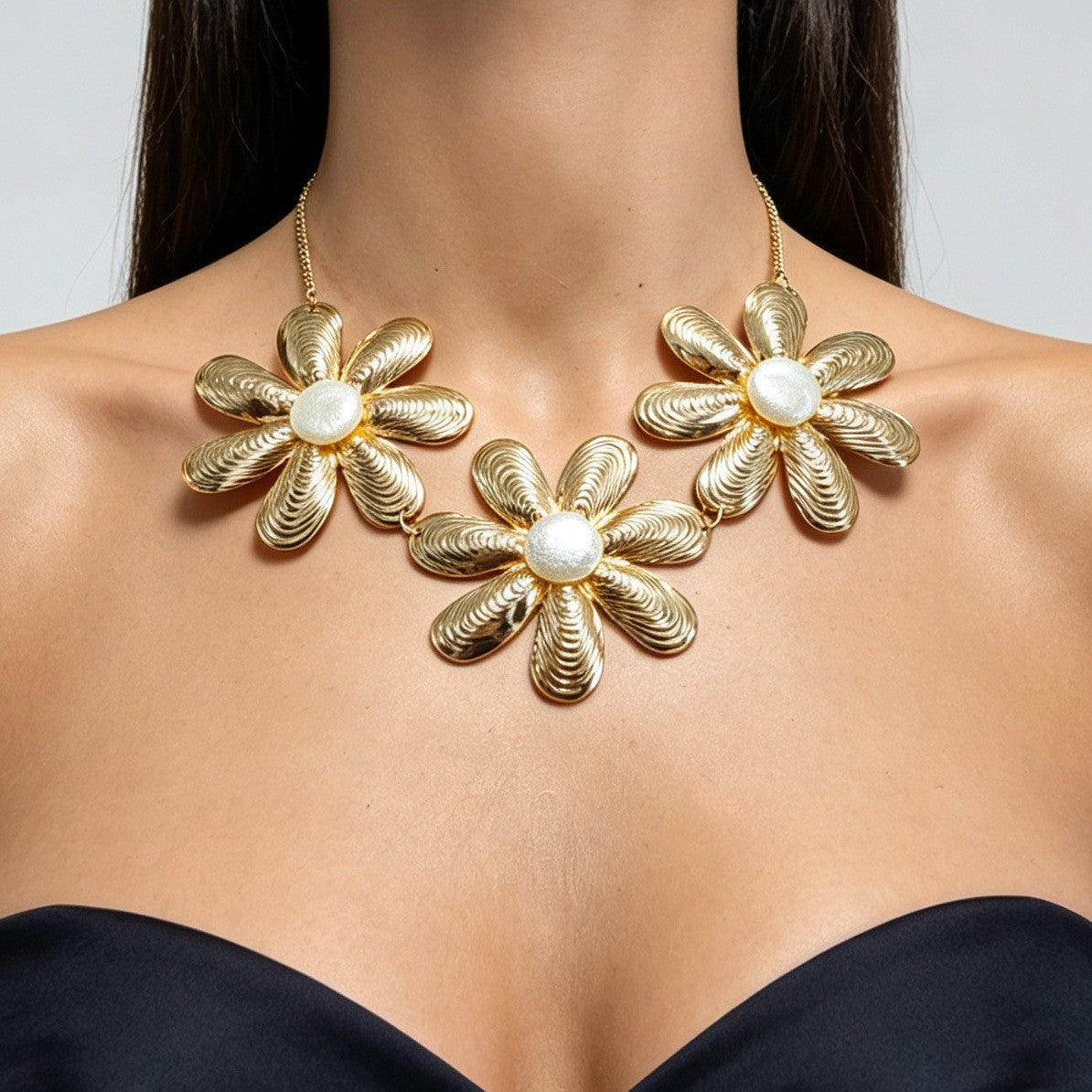 Statement Textured Flower Pearl Necklace