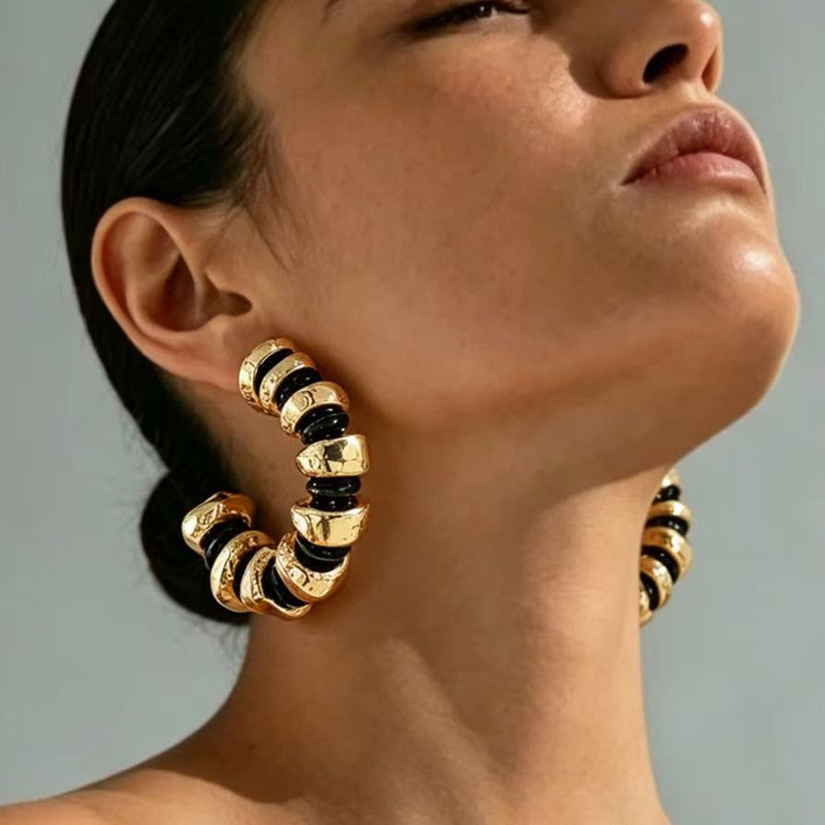 Classy Vintage Textured Bead C-Hoop Earrings