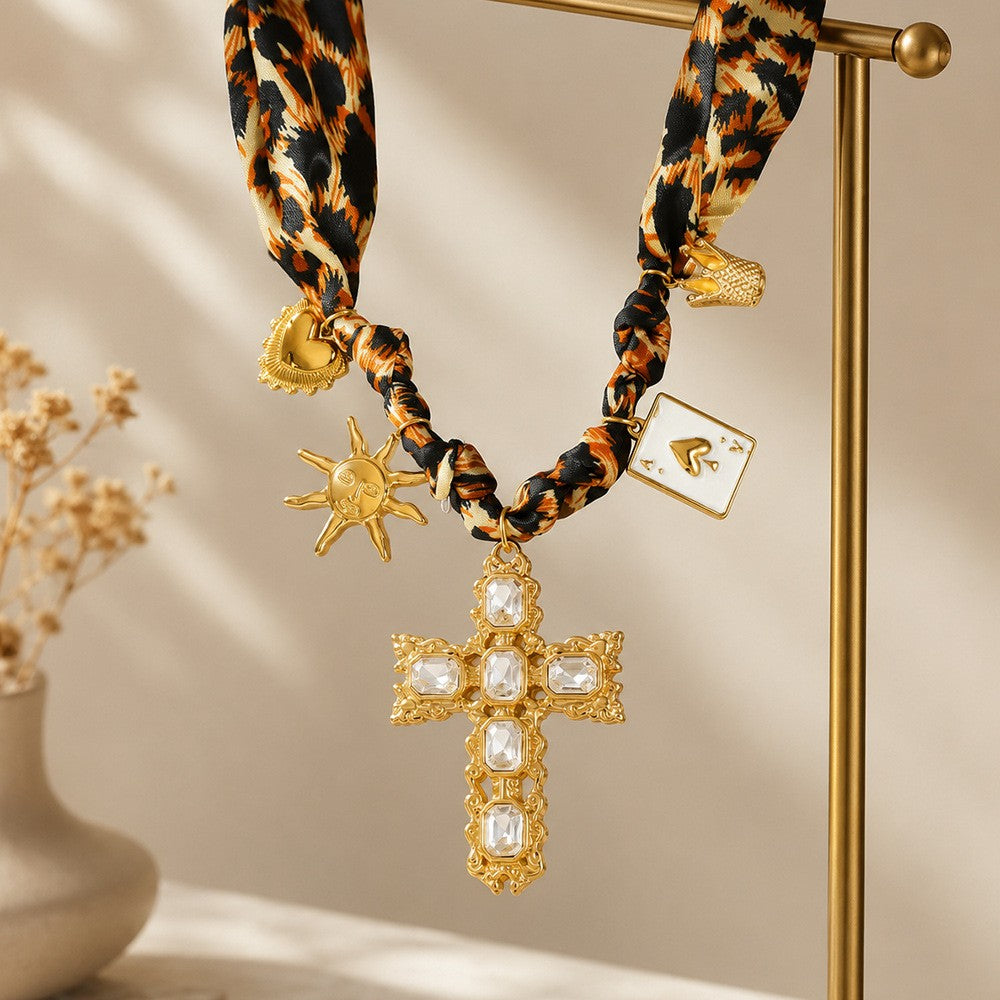 18k Vintage Leopard Charm Necklace