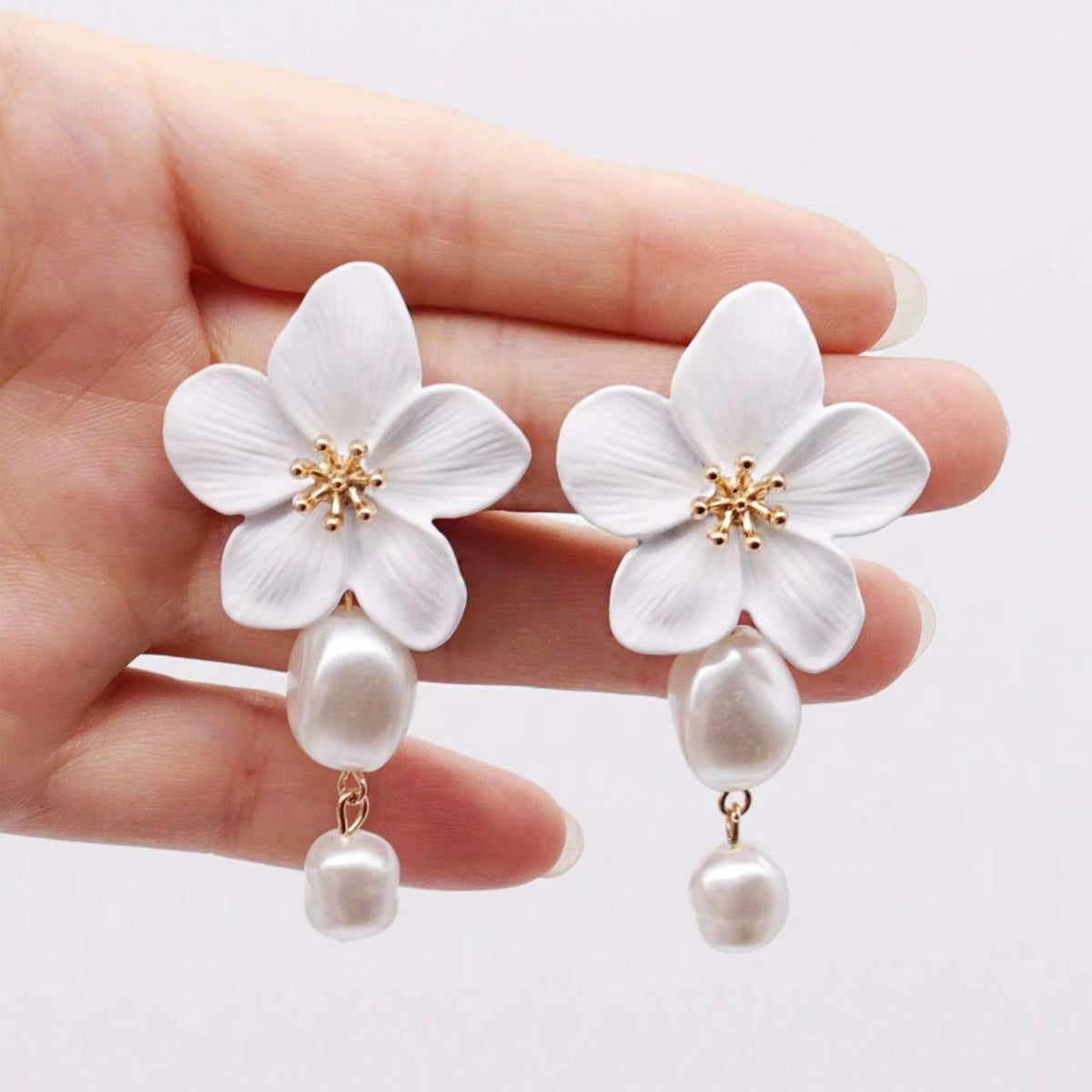 Romantic White Flower Faux Pearl Drop Earrings