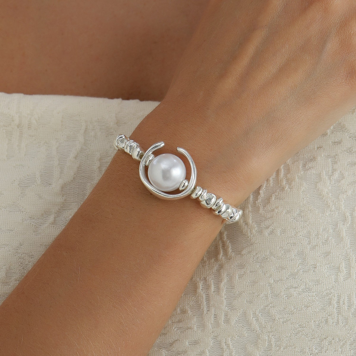 Classy Irregular Beaded Pearl Necklace & Bracelet Set
