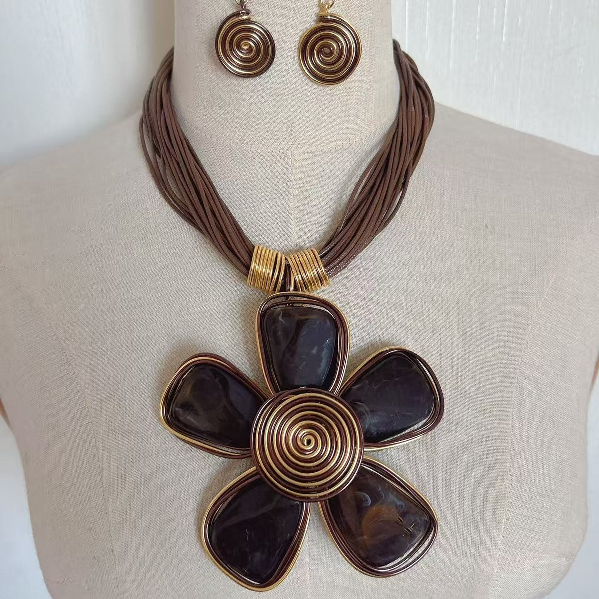 Vintage Woven Shell Flower Necklace & Earring Set