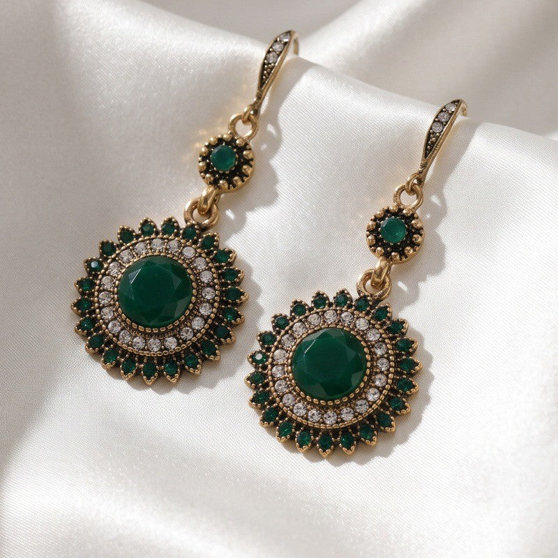 Elegant Emerald Sunburst Dangle Earrings