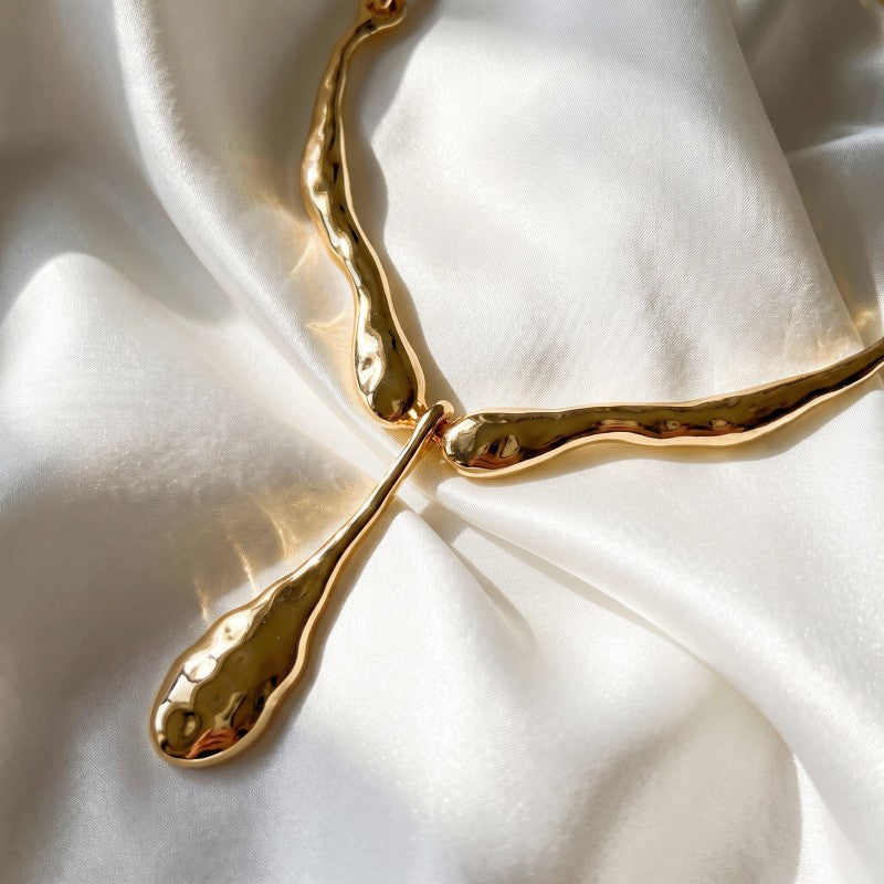 Classy Hammered Teardrop Collar Necklace