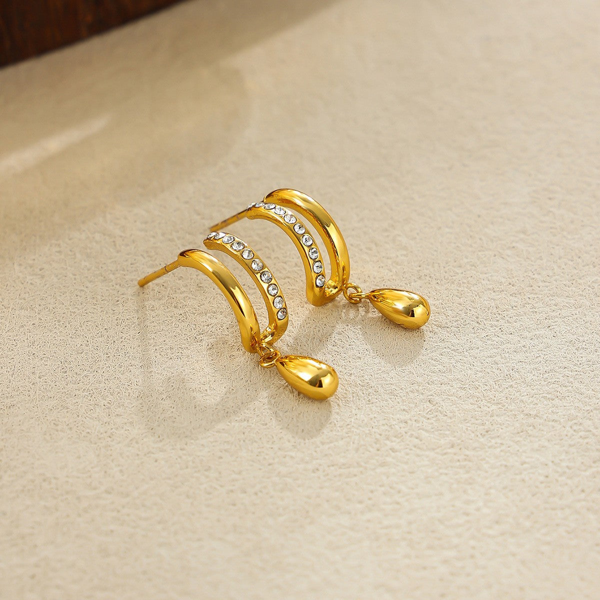 Classy Rhinestone Teardrop Dangle Earrings