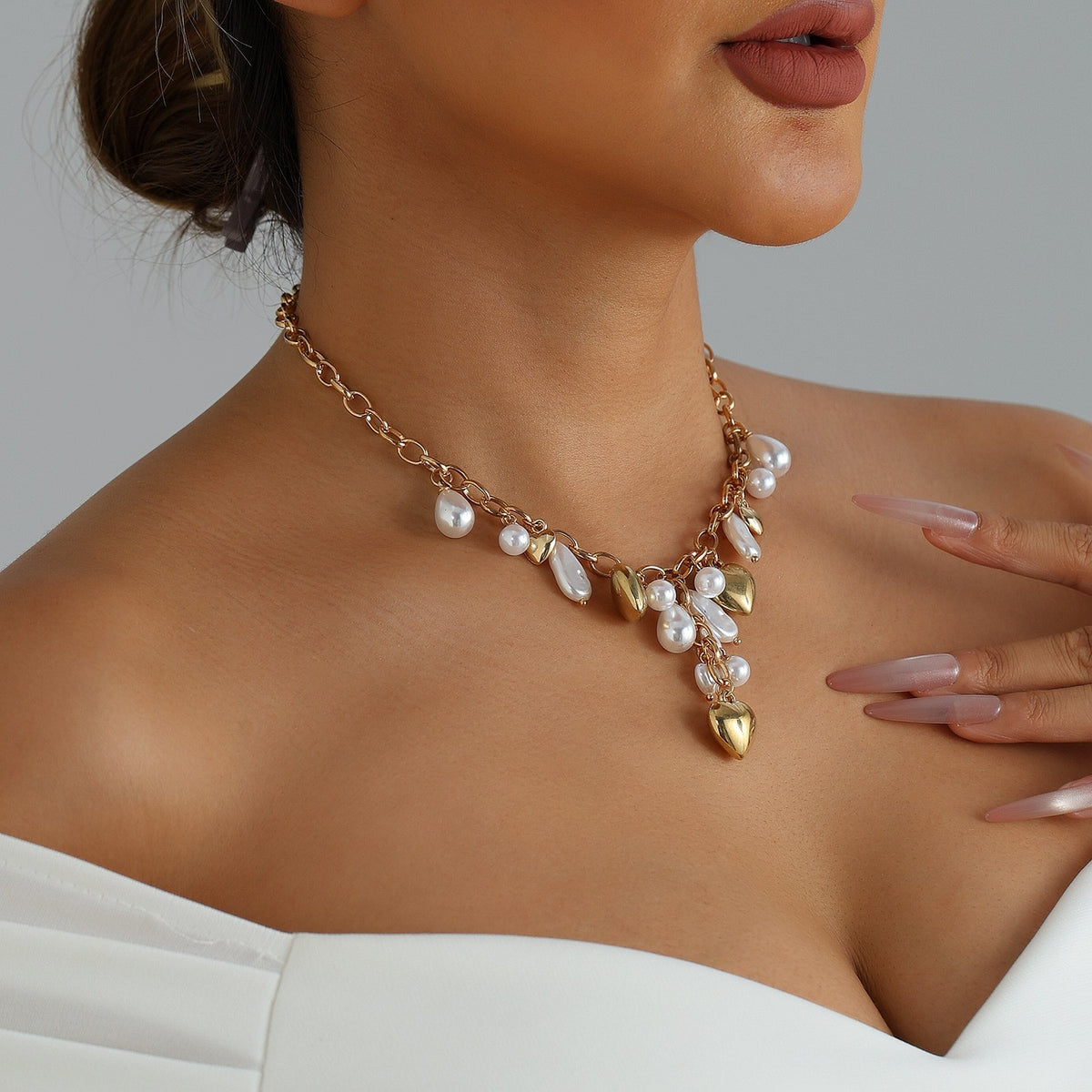 Classy Faux Pearl Heart Drop Necklace