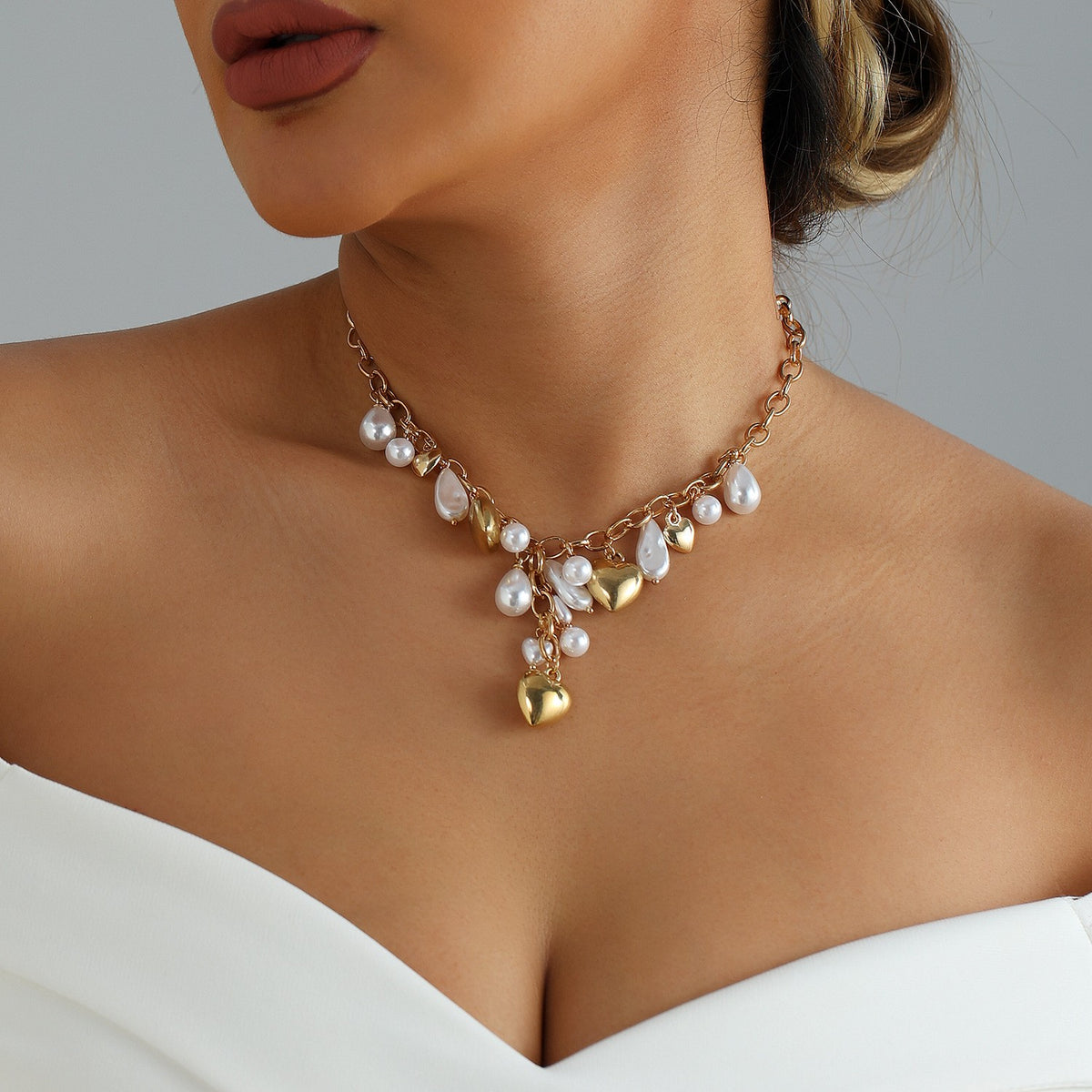 Classy Faux Pearl Heart Drop Necklace