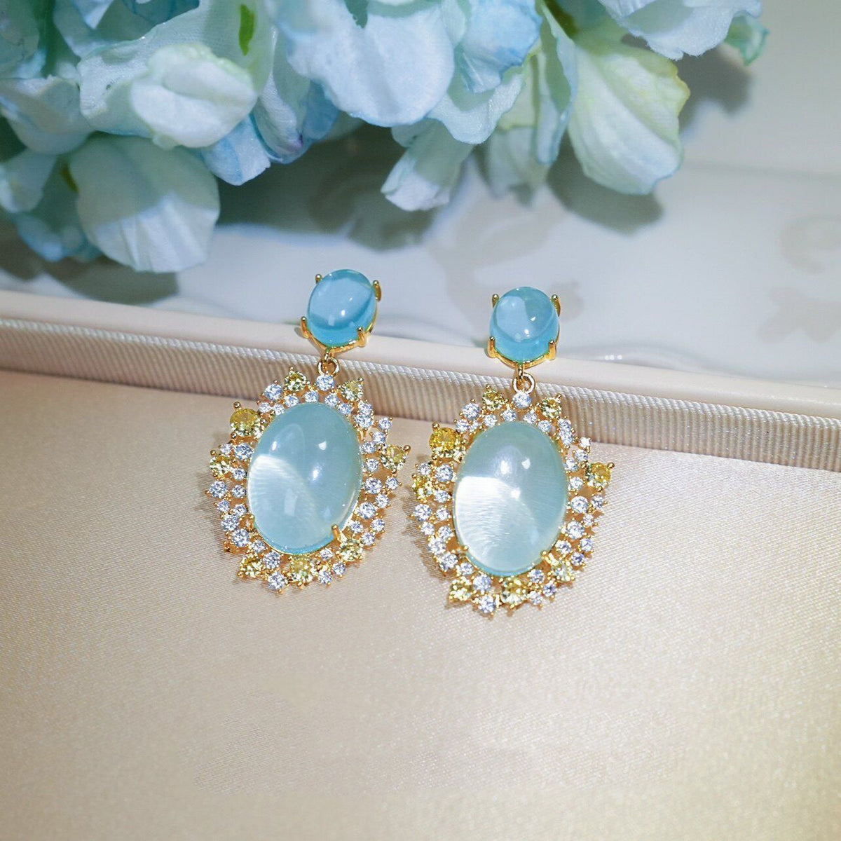 Elegant Vintage Blue Oval Drop Earrings