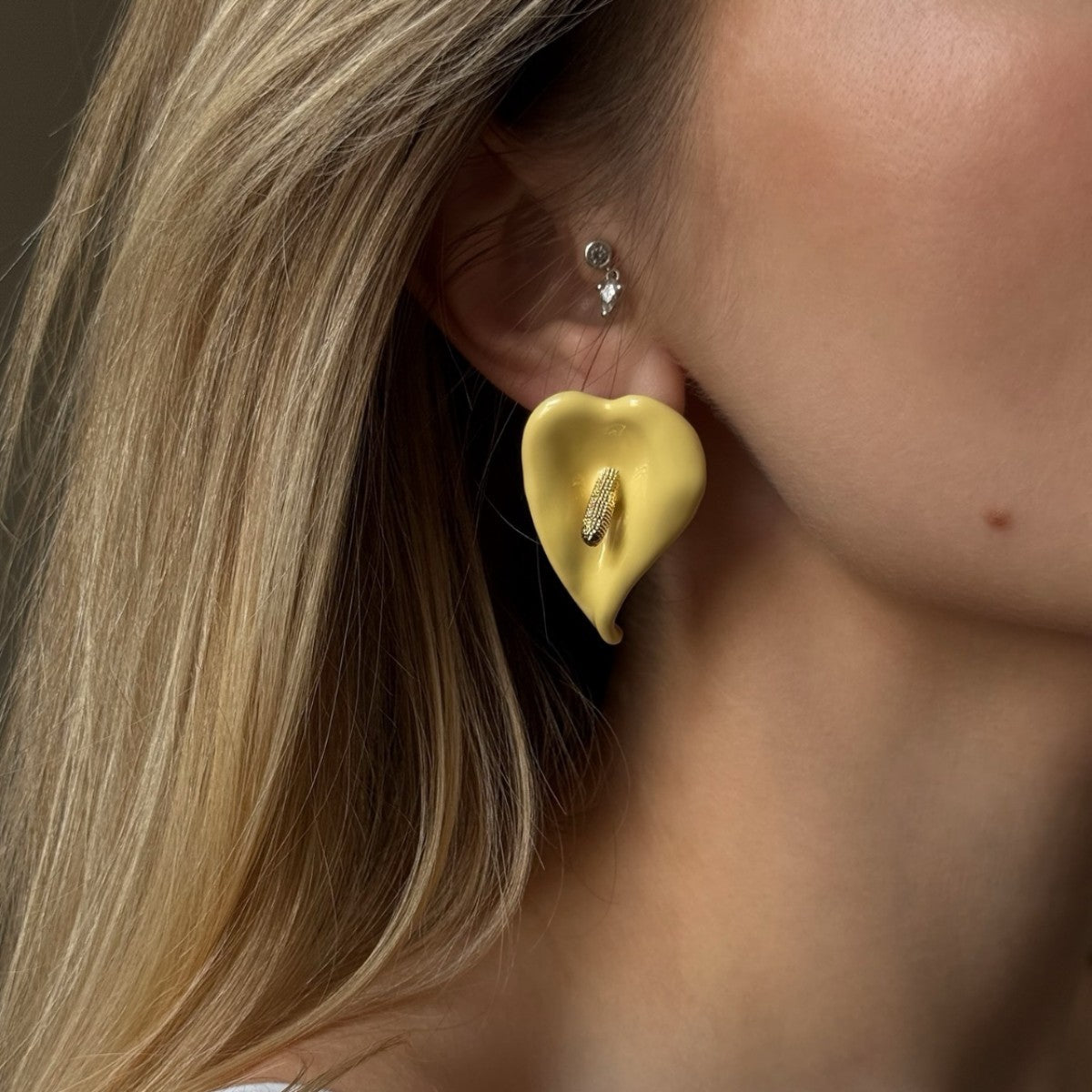 Classy Enamel Calla Lily Earring & Ring Set