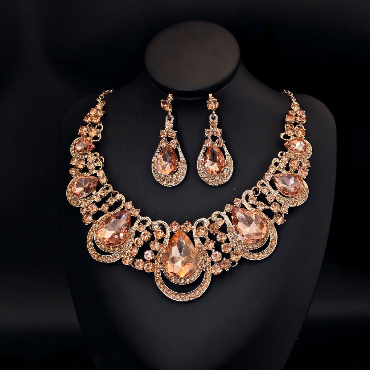 Classy Blue Teardrop Necklace & Earring Set