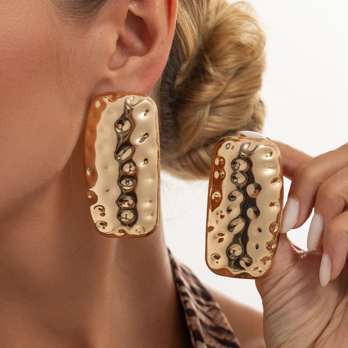 Classy Textured Rectangle Stud Earrings