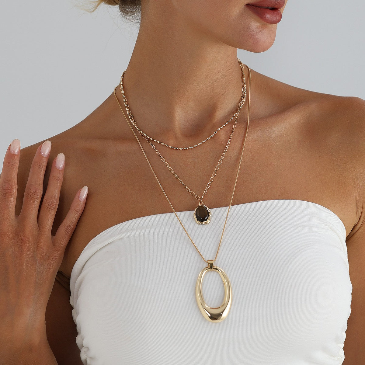 Classy Layered Oval Pendant Necklace